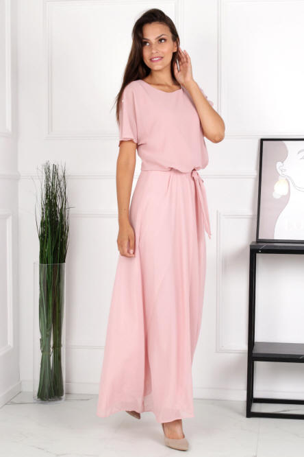 Vêtements pour femmes et jeunes - du fabricant : manteaux, robes, costumes - Pologne