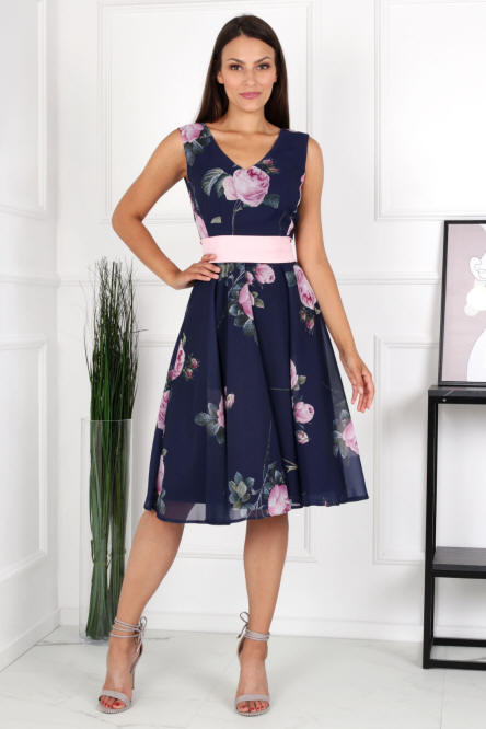 Vêtements pour femmes et jeunes - du fabricant : manteaux, robes, costumes - Pologne